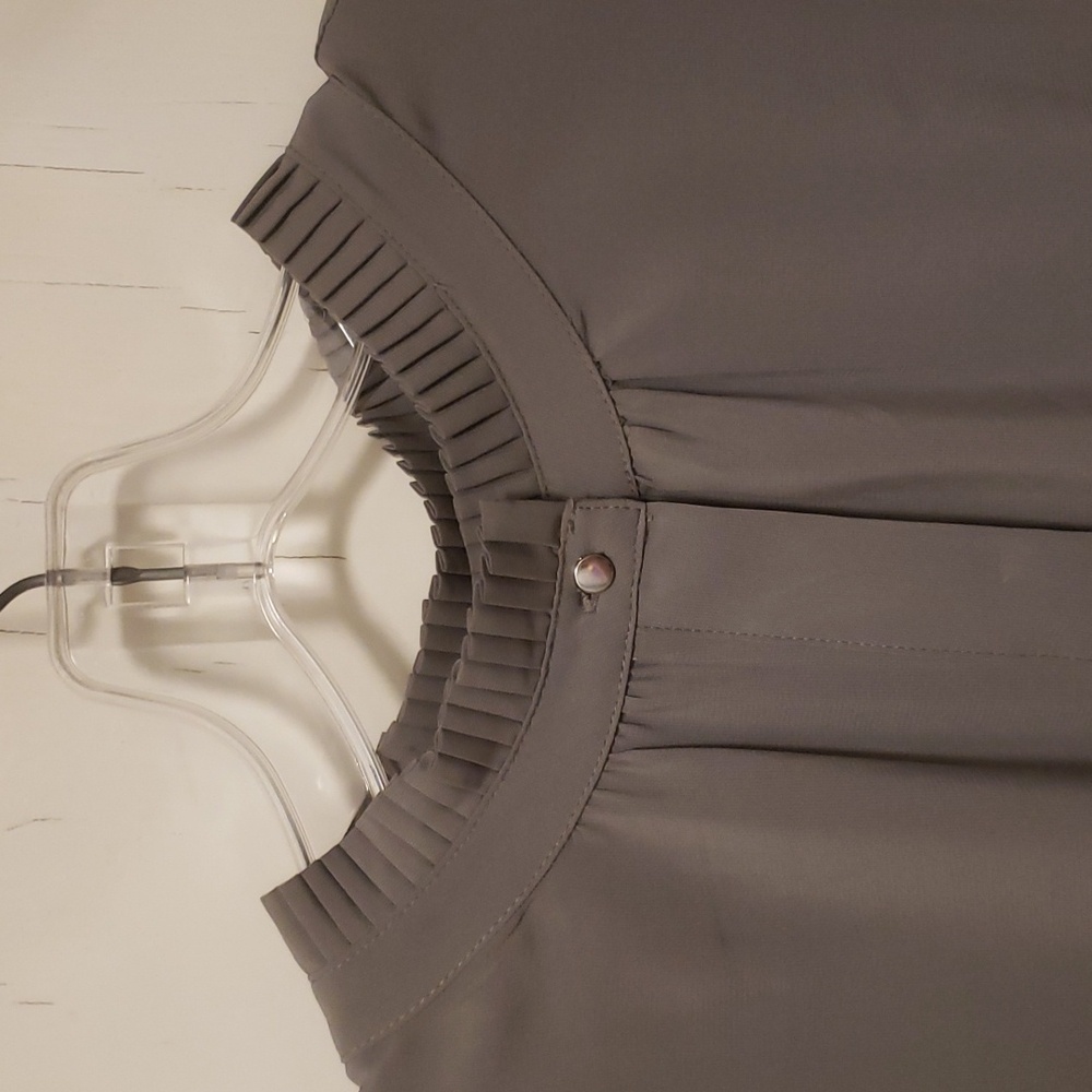 Calvin Klein Gray Longsleeve Flowy Blouse BN Xlarge - Picture 2 of 10